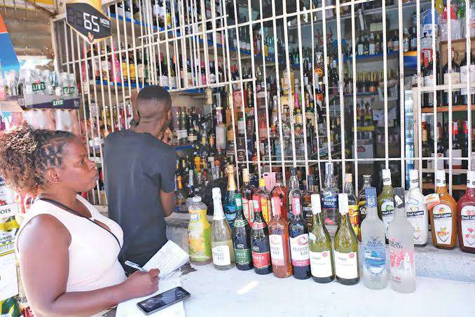 governo-de-mocambique-impoe-novas-restricoes-ao-consumo-e-venda-de-bebidas-alcoolicas